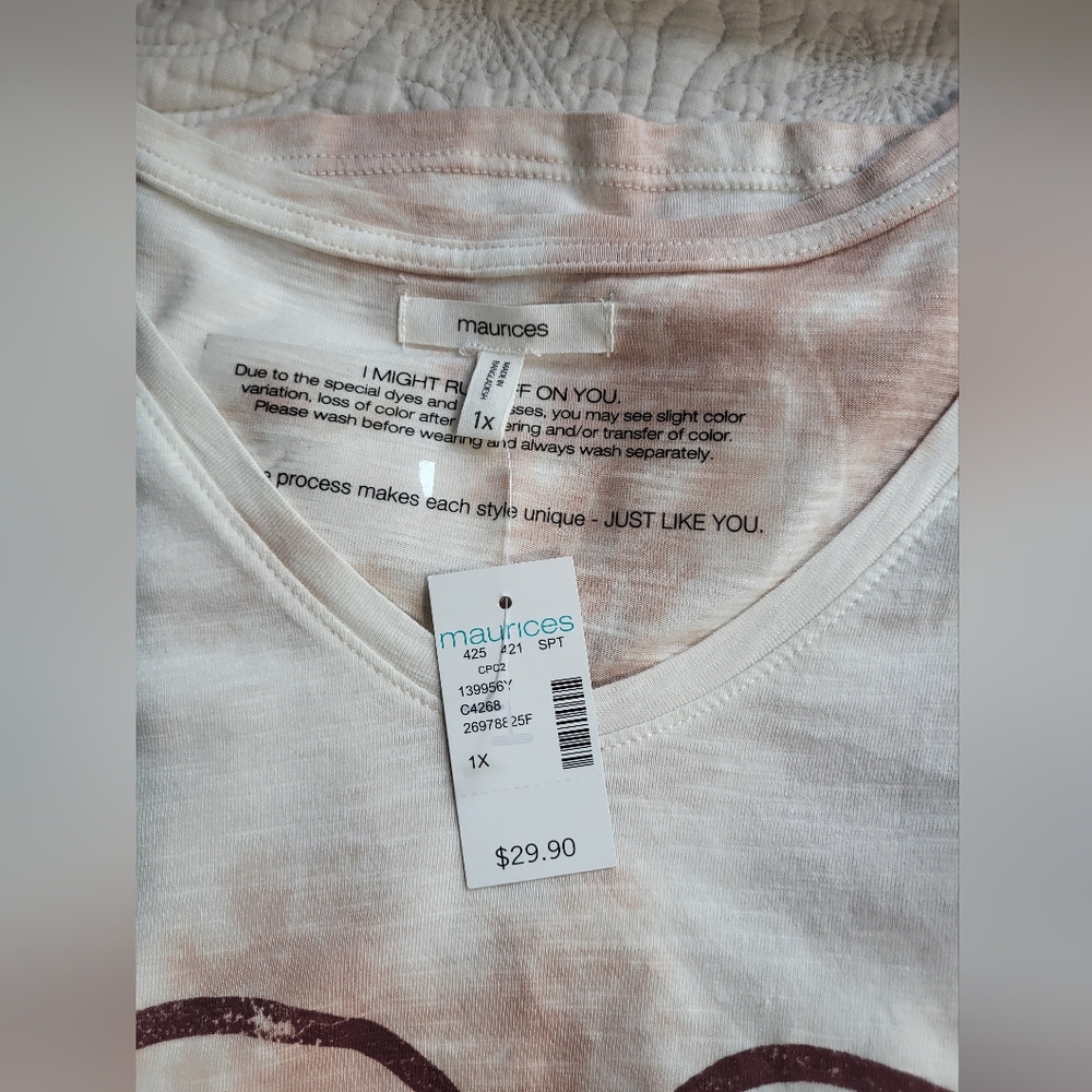 NWT Maurices graphic tee-shirt, Size 1X - Picture 3 of 4